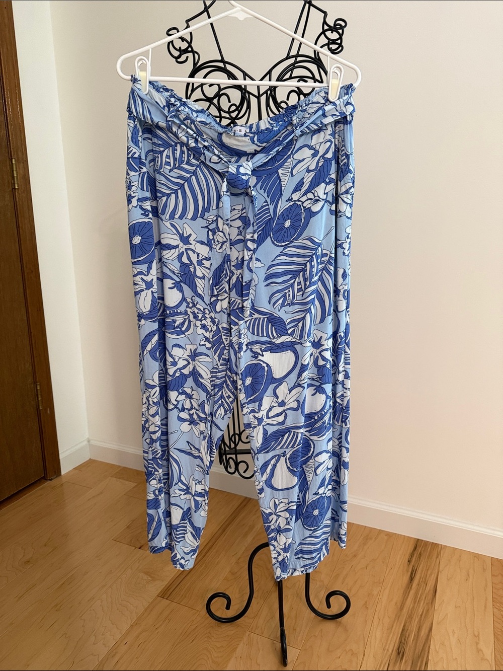 Blue Floral Women's Wide-Leg Ankle Pants